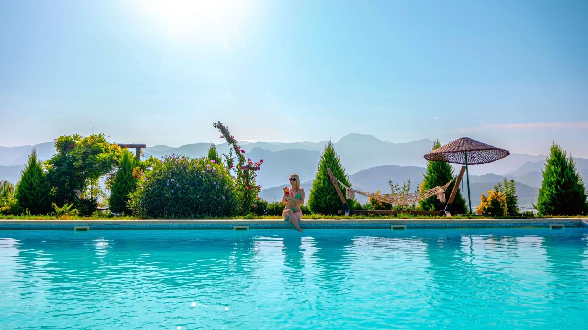 Botanik Goel Evleri Hotel Bucak Ngoại thất bức ảnh