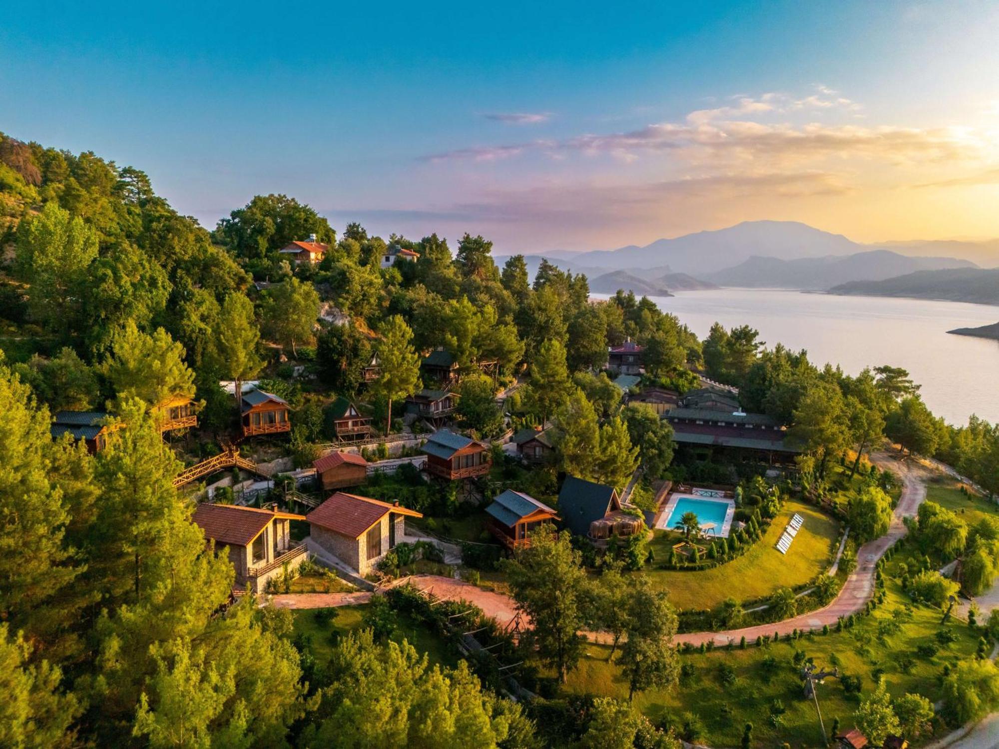 Botanik Goel Evleri Hotel Bucak Ngoại thất bức ảnh