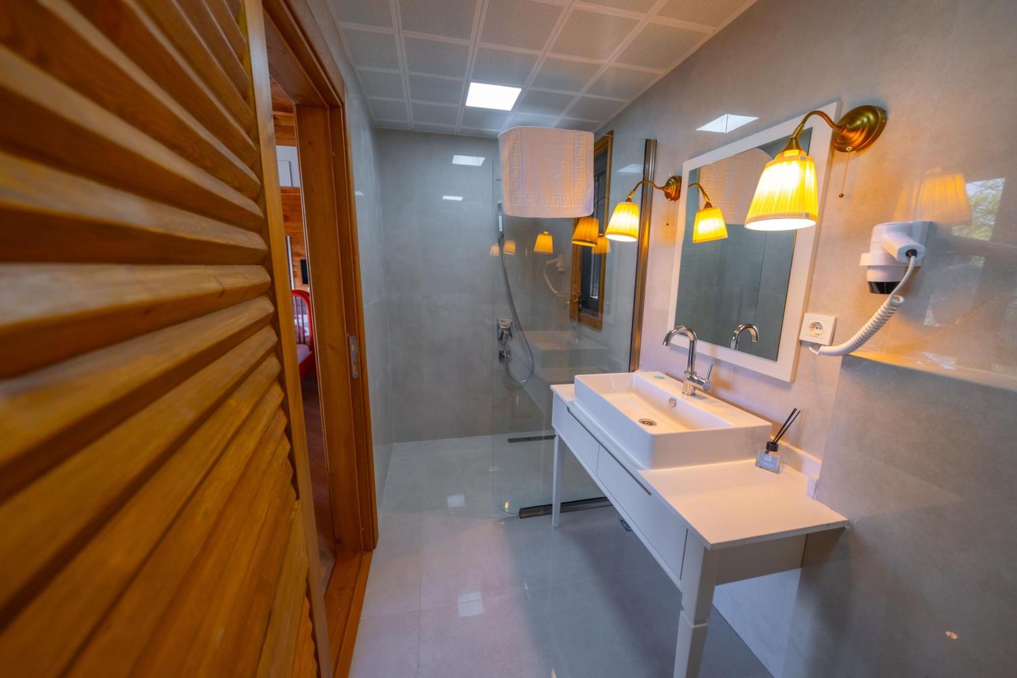Botanik Goel Evleri Hotel Bucak Ngoại thất bức ảnh
